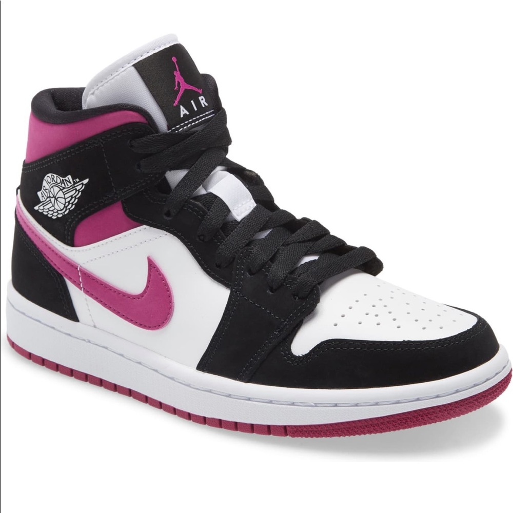 Air Jordan 1 mid sneaker women 8.5